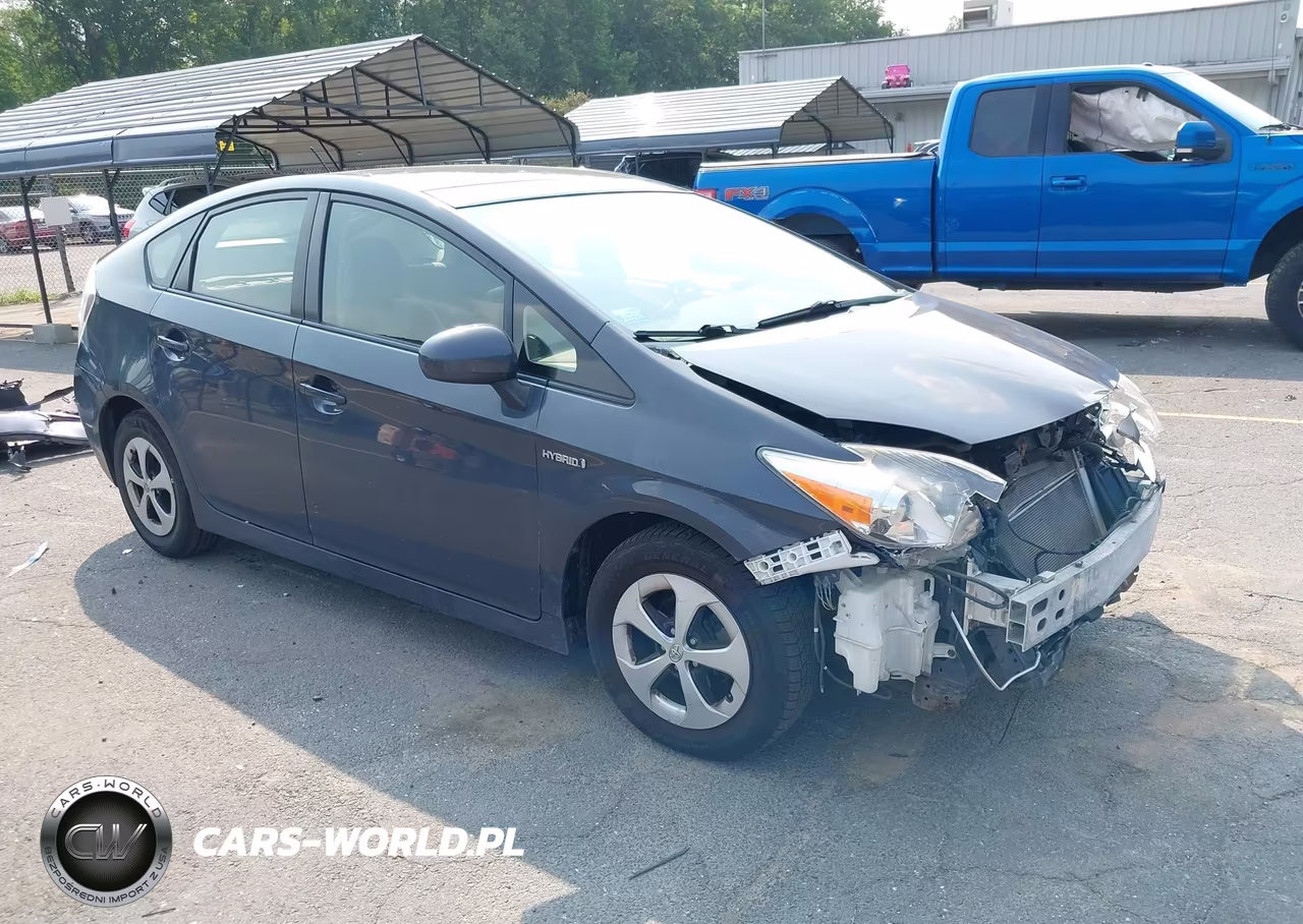 2015 Toyota Prius Three – zdjęcie 1 z 17