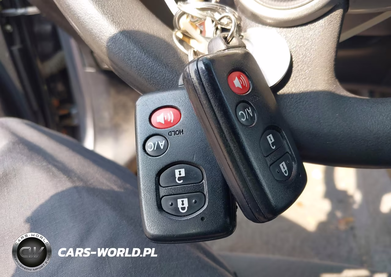 2015 Toyota Prius Three VIN:JTDKN3DUXF0398349 - 11