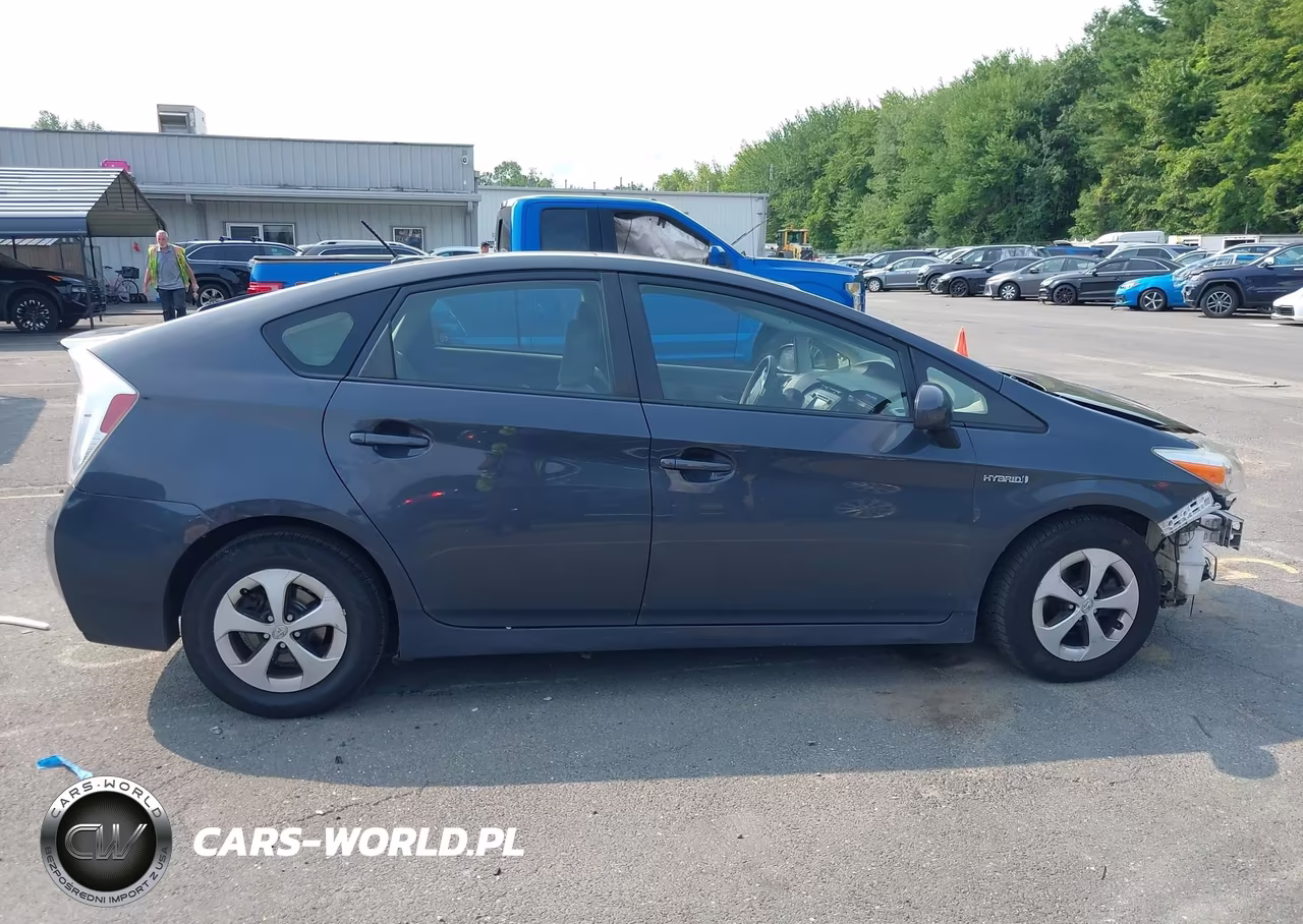 2015 Toyota Prius Three VIN:JTDKN3DUXF0398349 - 14