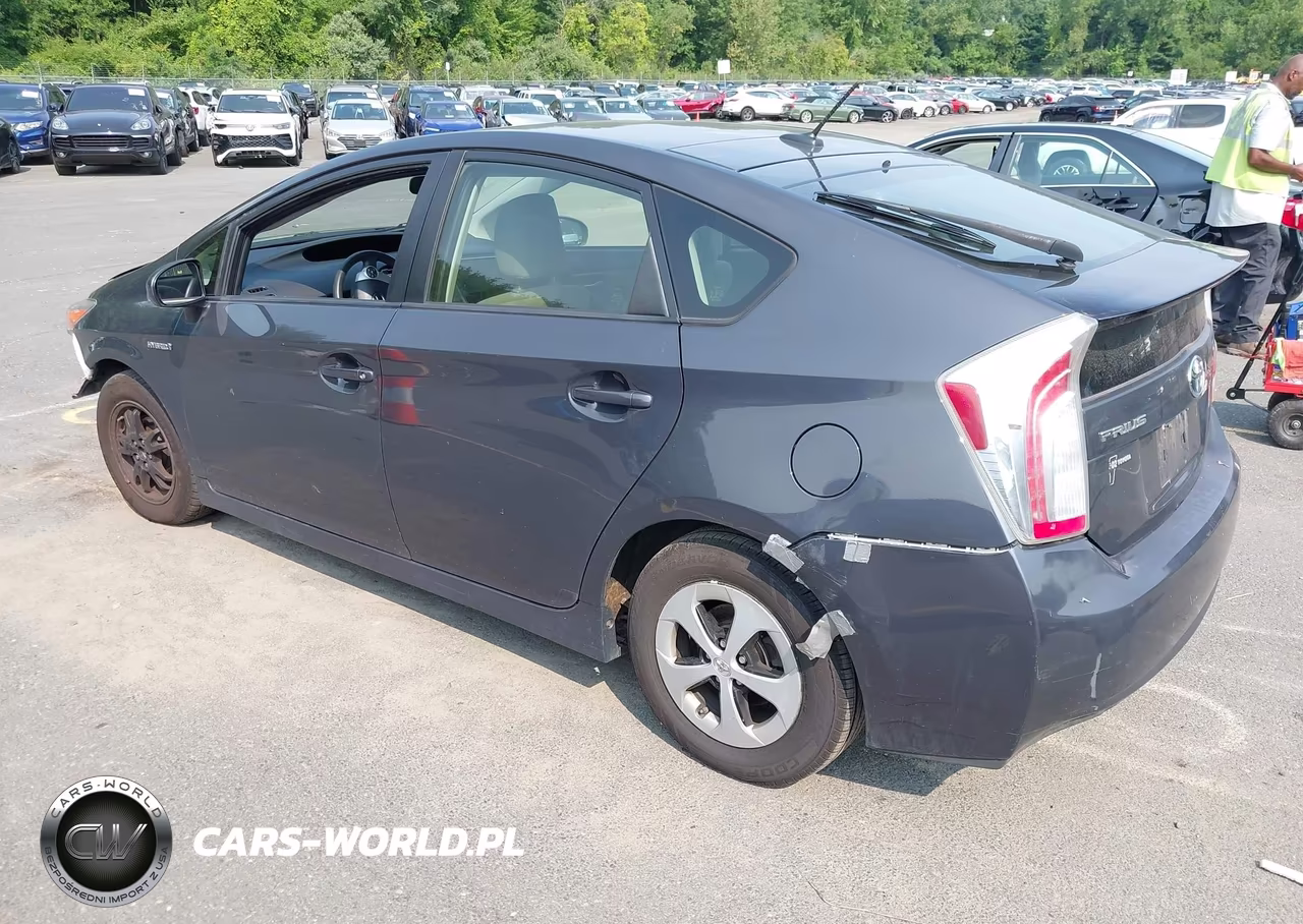 2015 Toyota Prius Three VIN:JTDKN3DUXF0398349 - 3