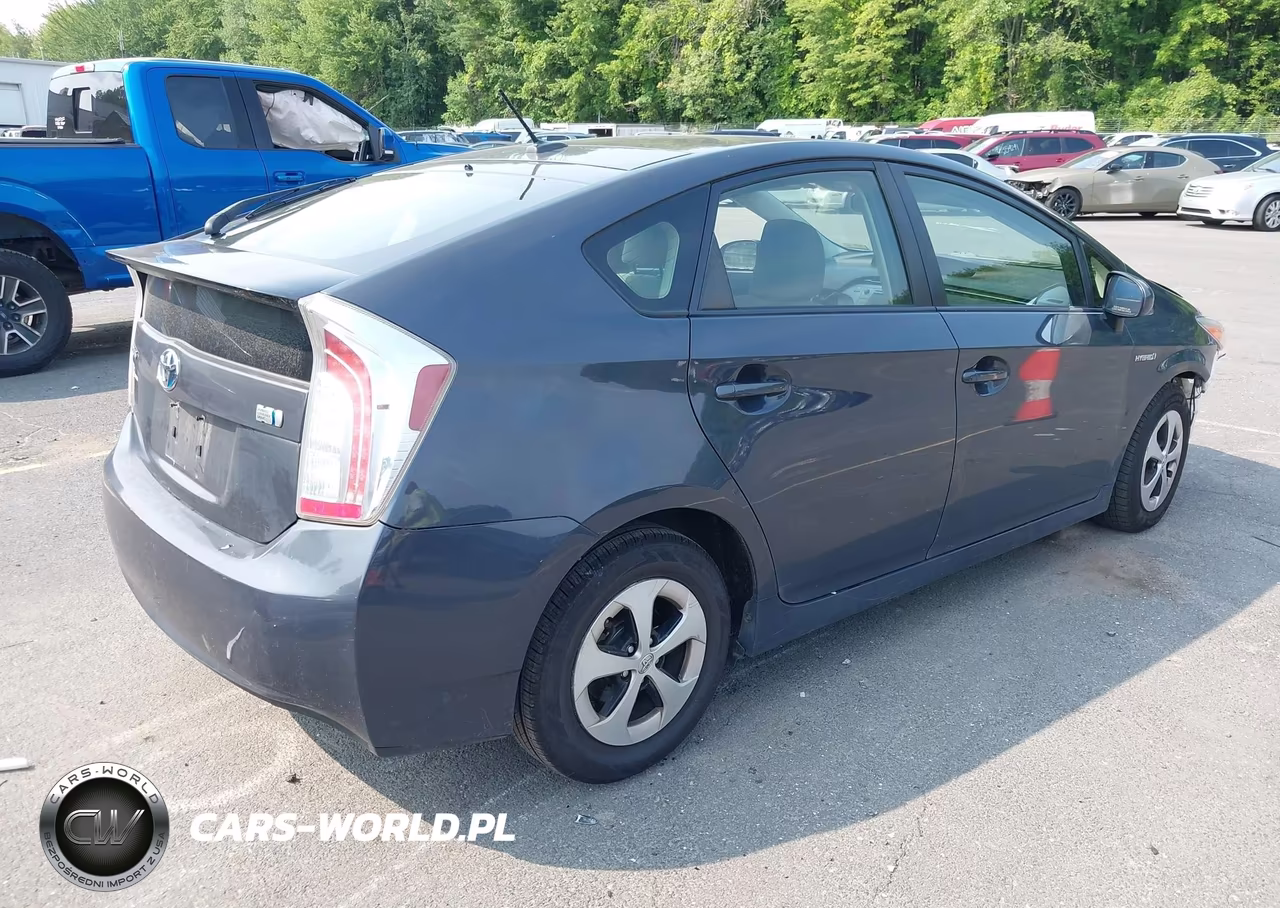 2015 Toyota Prius Three VIN:JTDKN3DUXF0398349 - 4