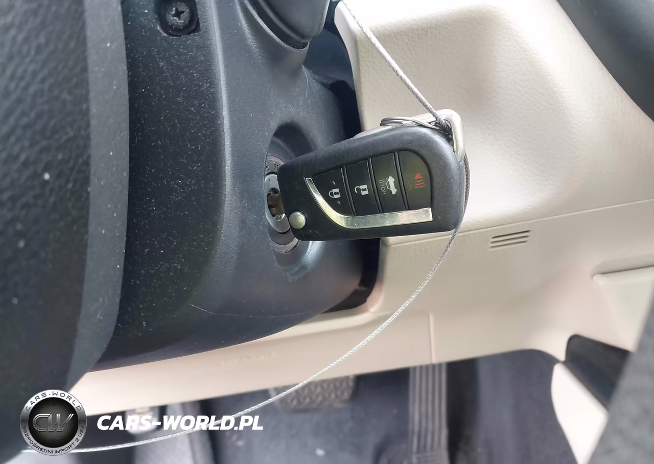 2018 Toyota Camry Le VIN:4T1B11HK1JU590488 - 11