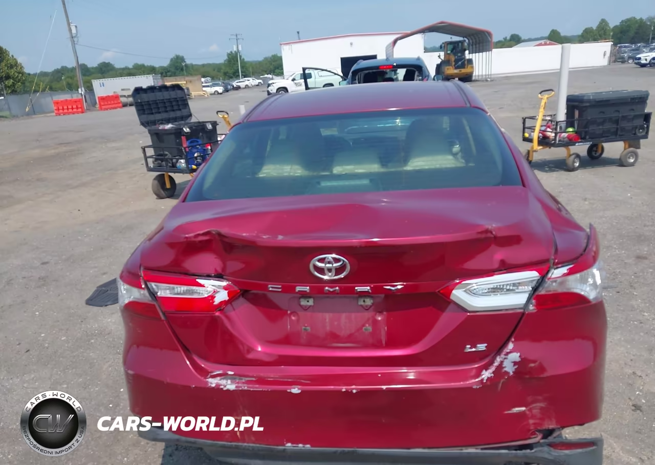 2018 Toyota Camry Le VIN:4T1B11HK1JU590488 - 16