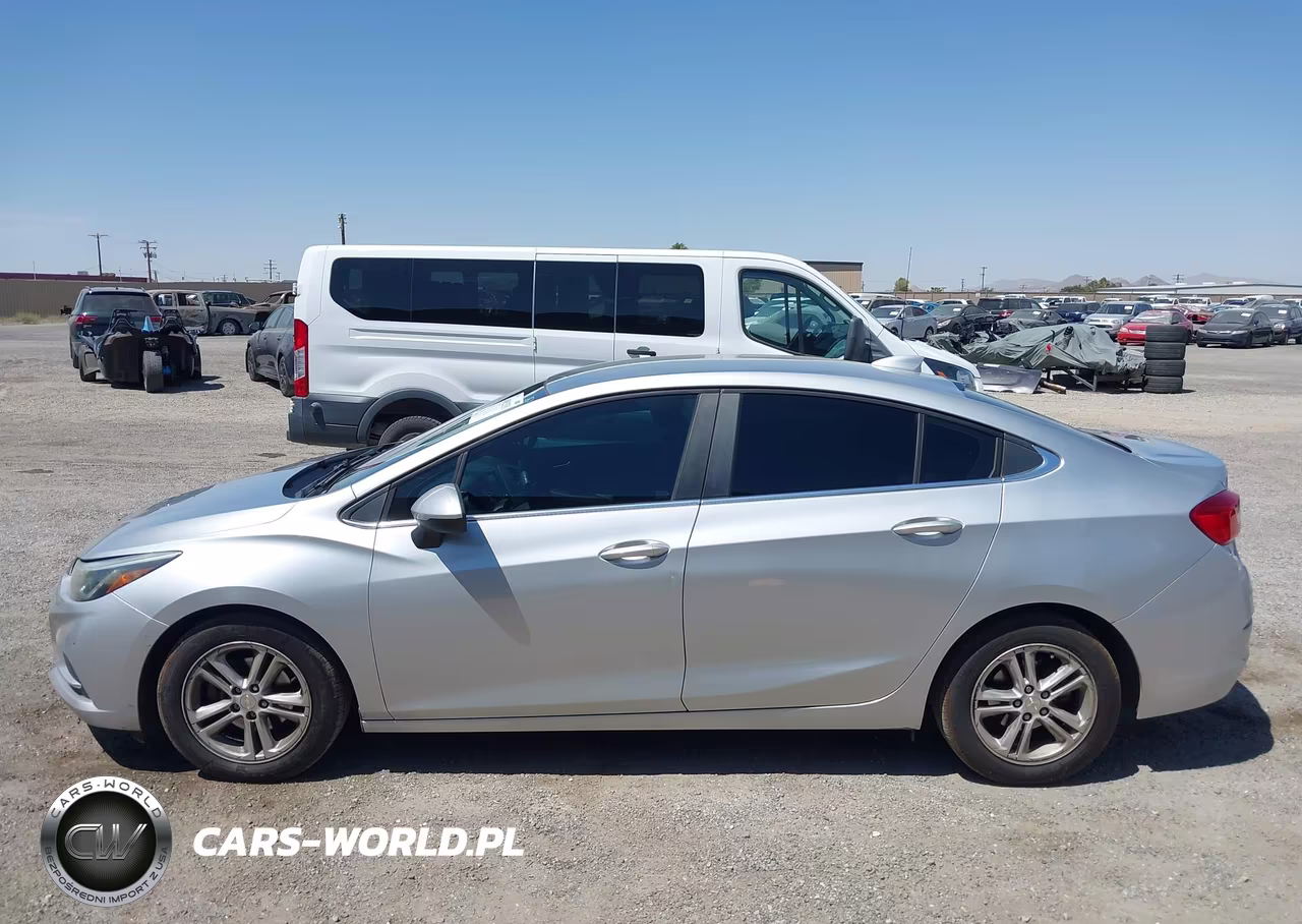 2018 Chevrolet Cruze Lt Auto VIN:1G1BE5SM0J7147704 - 14