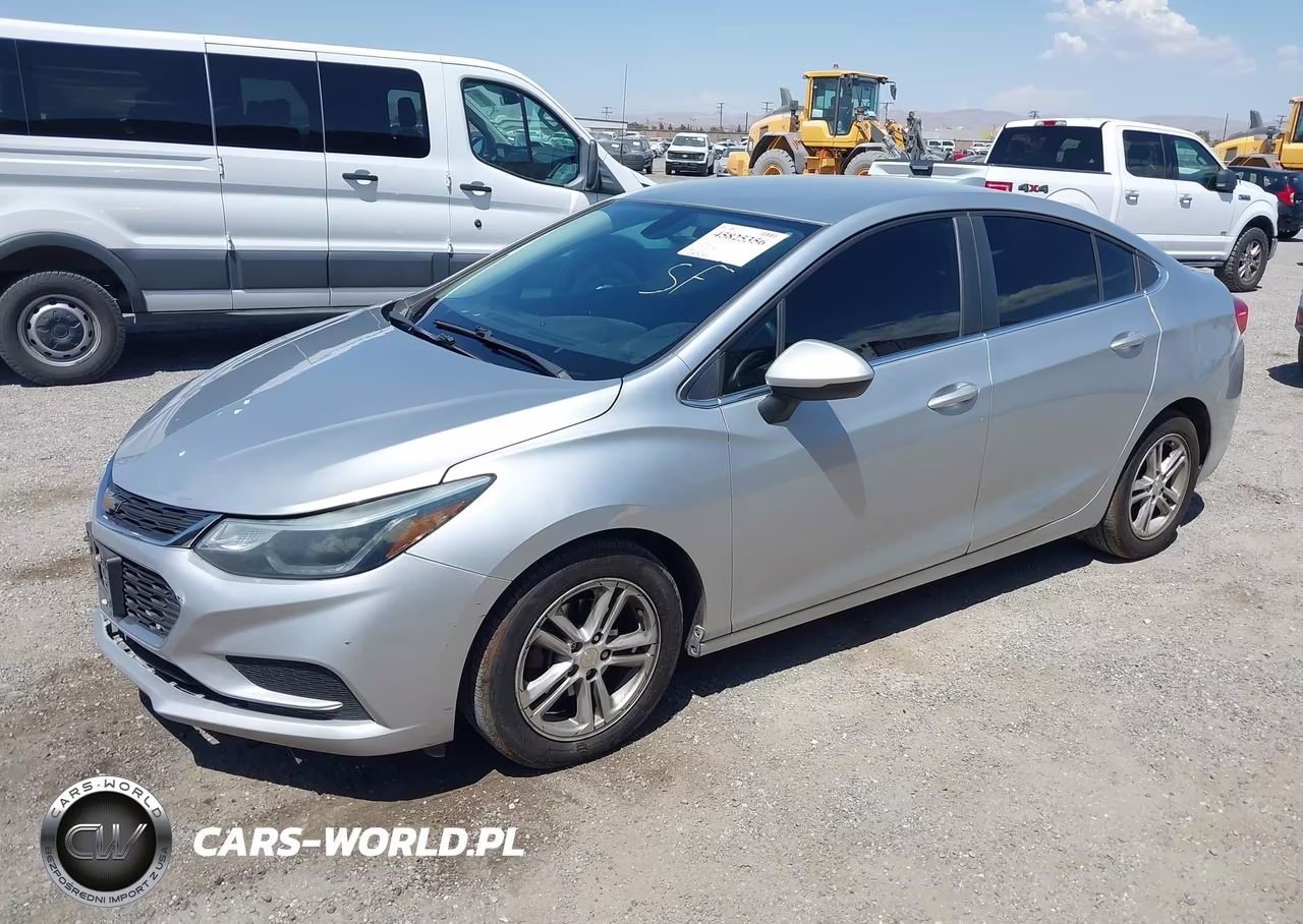 2018 Chevrolet Cruze Lt Auto VIN:1G1BE5SM0J7147704 - 2