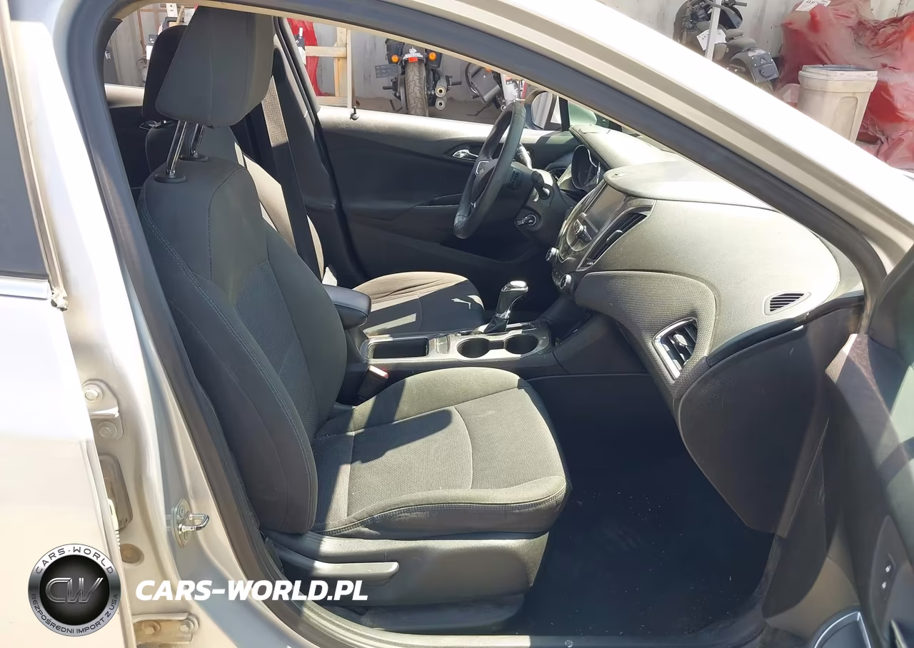 2018 Chevrolet Cruze Lt Auto VIN:1G1BE5SM0J7147704 - 5
