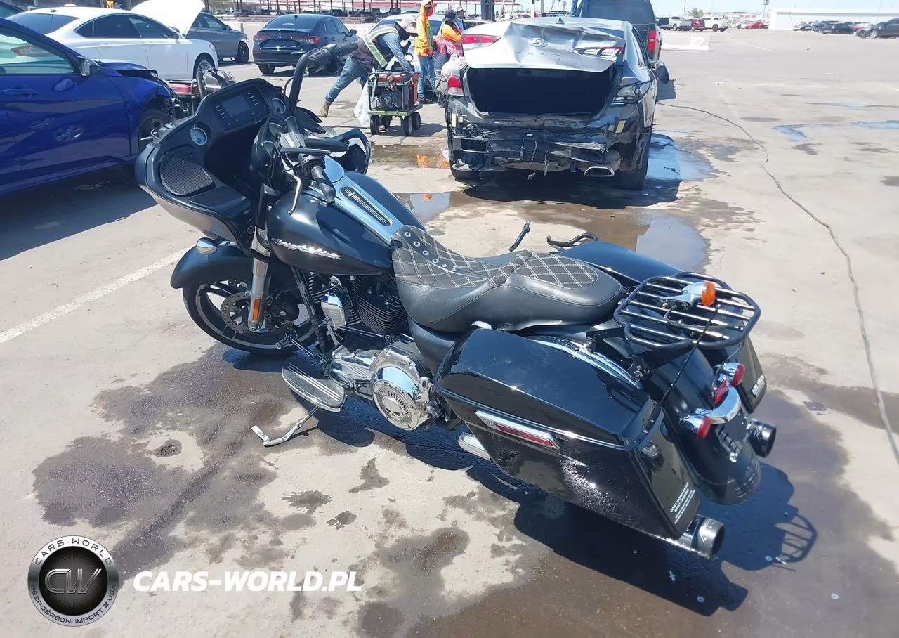 2016 Harley-Davidson Fltrx Road Glide VIN:1HD1KHM16GB635382 - 3