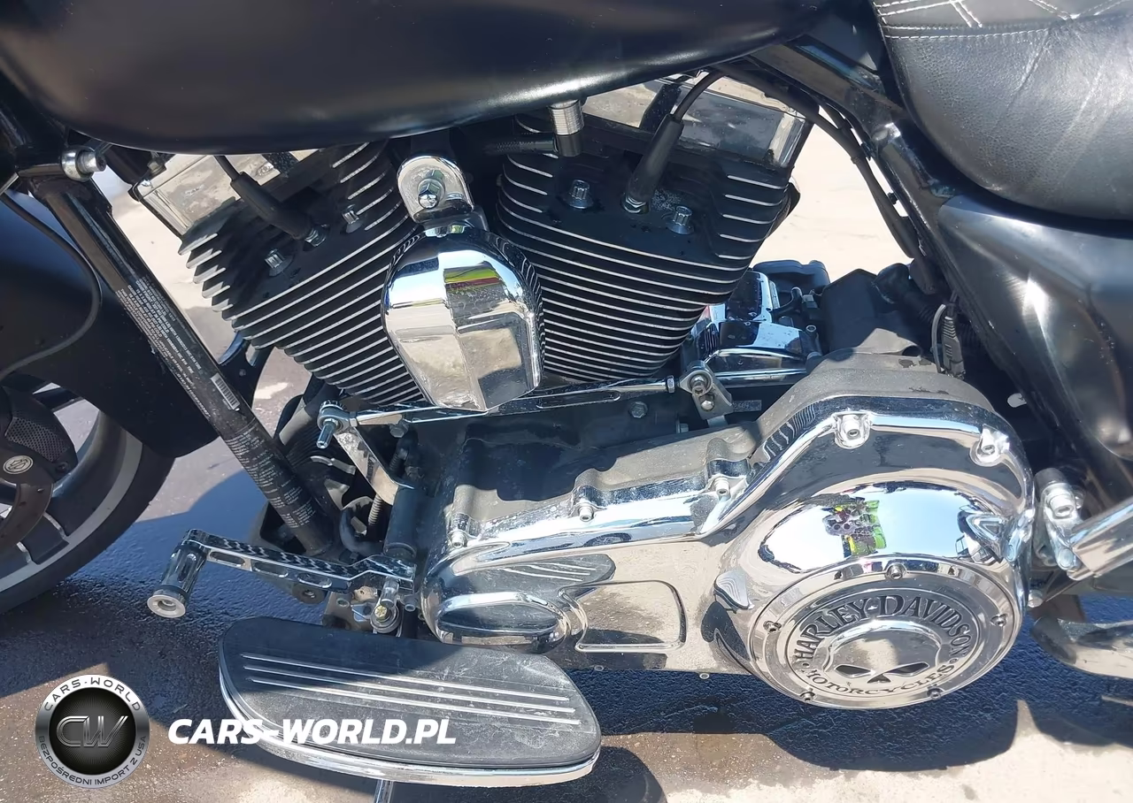 2016 Harley-Davidson Fltrx Road Glide VIN:1HD1KHM16GB635382 - 9