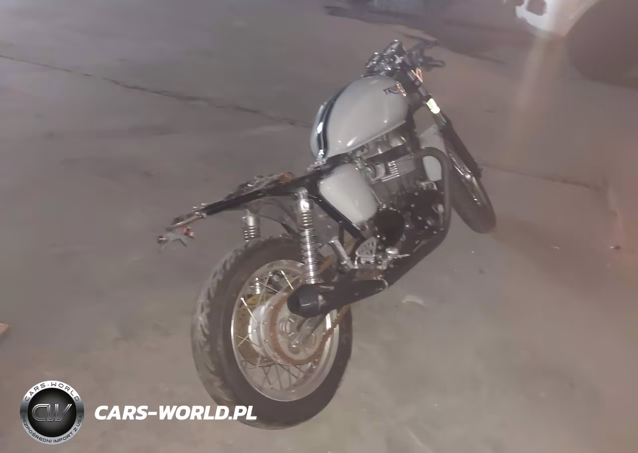 2014 Triumph Motorcycle Thruxton VIN:SMT920K19ET648158 - 4