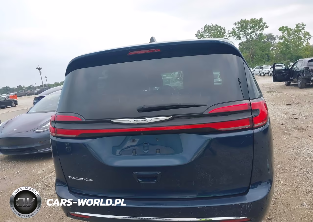 2023 Chrysler Pacifica Touring L VIN:2C4RC1BG5PR631888 - 16