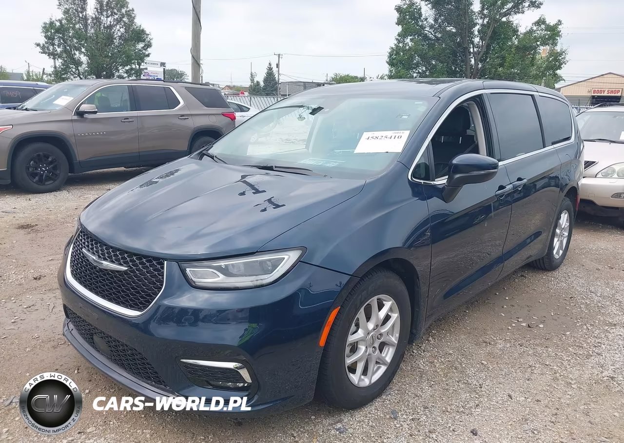 2023 Chrysler Pacifica Touring L VIN:2C4RC1BG5PR631888 - 2