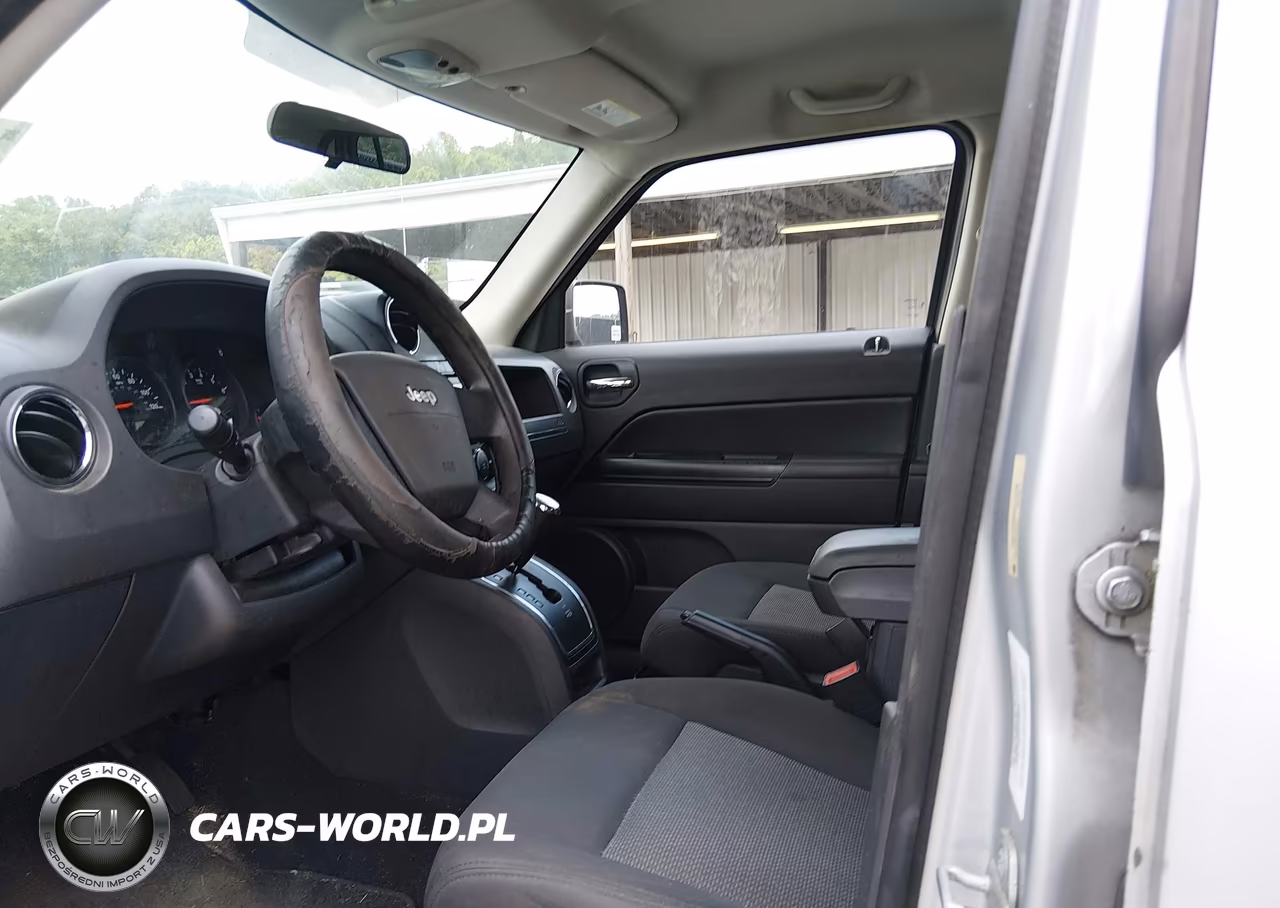 2010 Jeep Patriot Sport VIN:1J4NT2GB8AD519530 - 5
