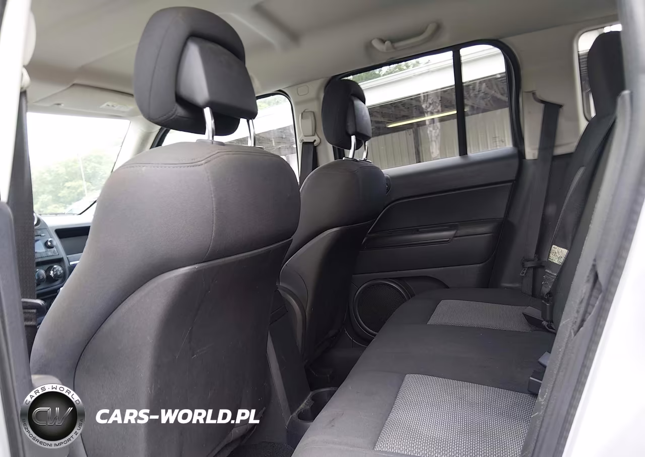 2010 Jeep Patriot Sport VIN:1J4NT2GB8AD519530 - 8