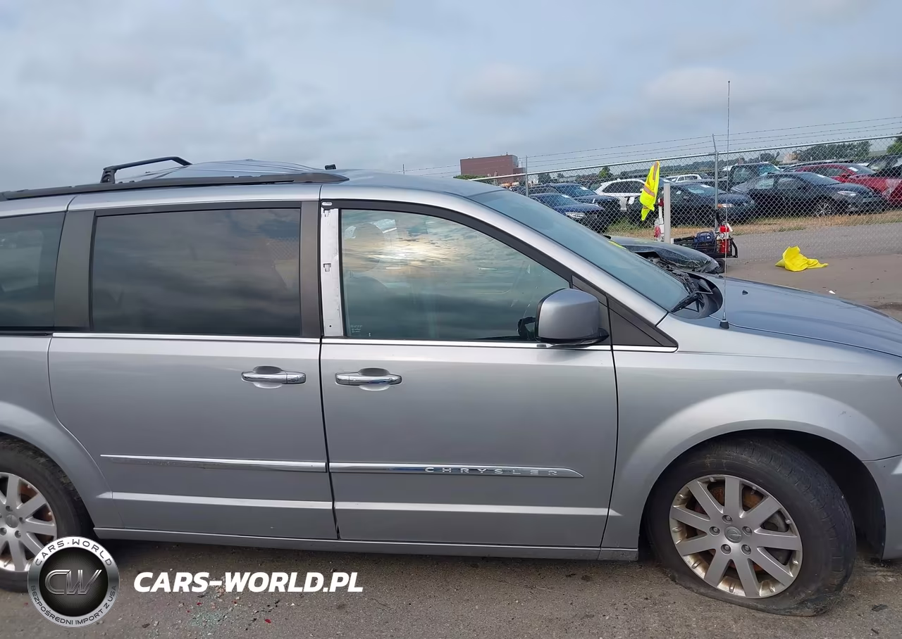 2016 Chrysler Town & Country Touring VIN:2C4RC1BG5GR120570 - 12