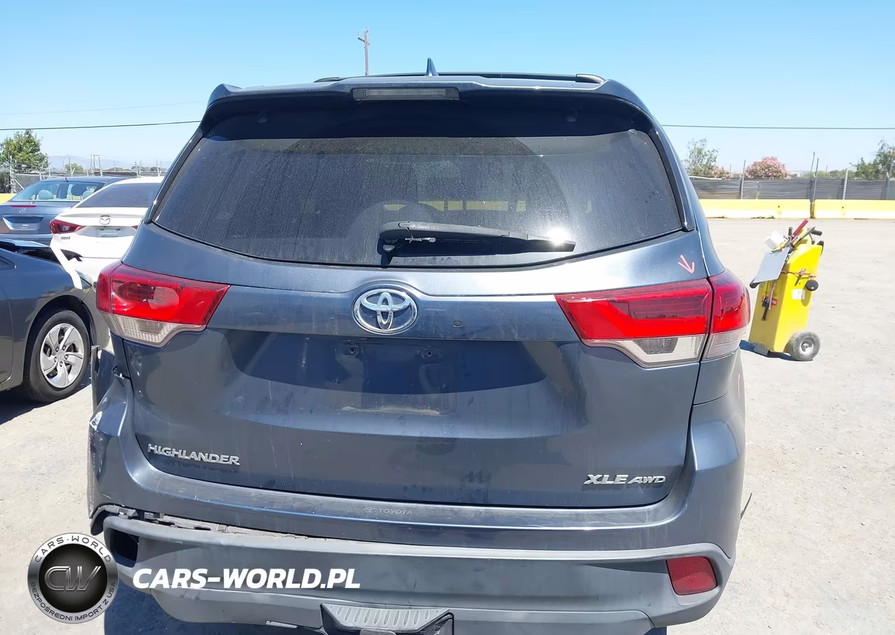 2018 Toyota Highlander Xle VIN:5TDJZRFH8JS850274 - 16