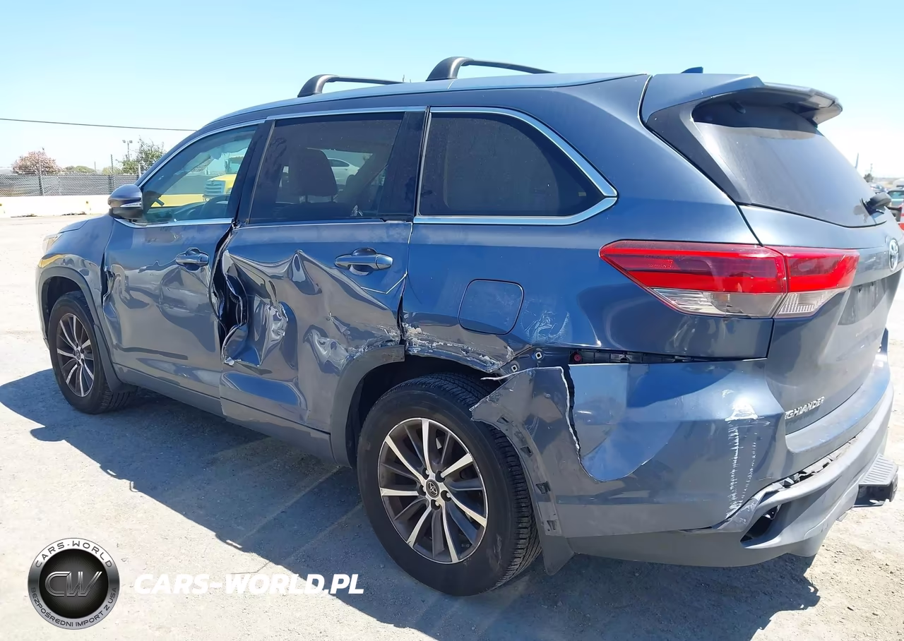 2018 Toyota Highlander Xle VIN:5TDJZRFH8JS850274 - 6