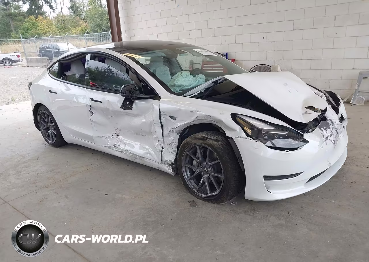 2021 Tesla Model 3 Standard Range Plus Rear-Wheel Drive – zdjęcie 1 z 15