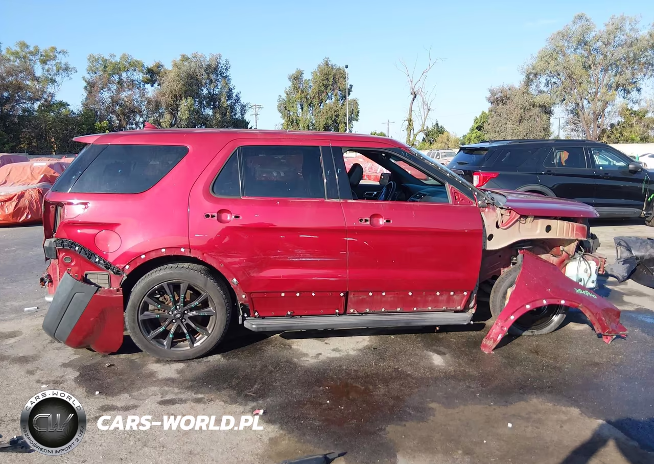 2018 Ford Explorer Xlt VIN:1FM5K7D82JGA25687 - 14