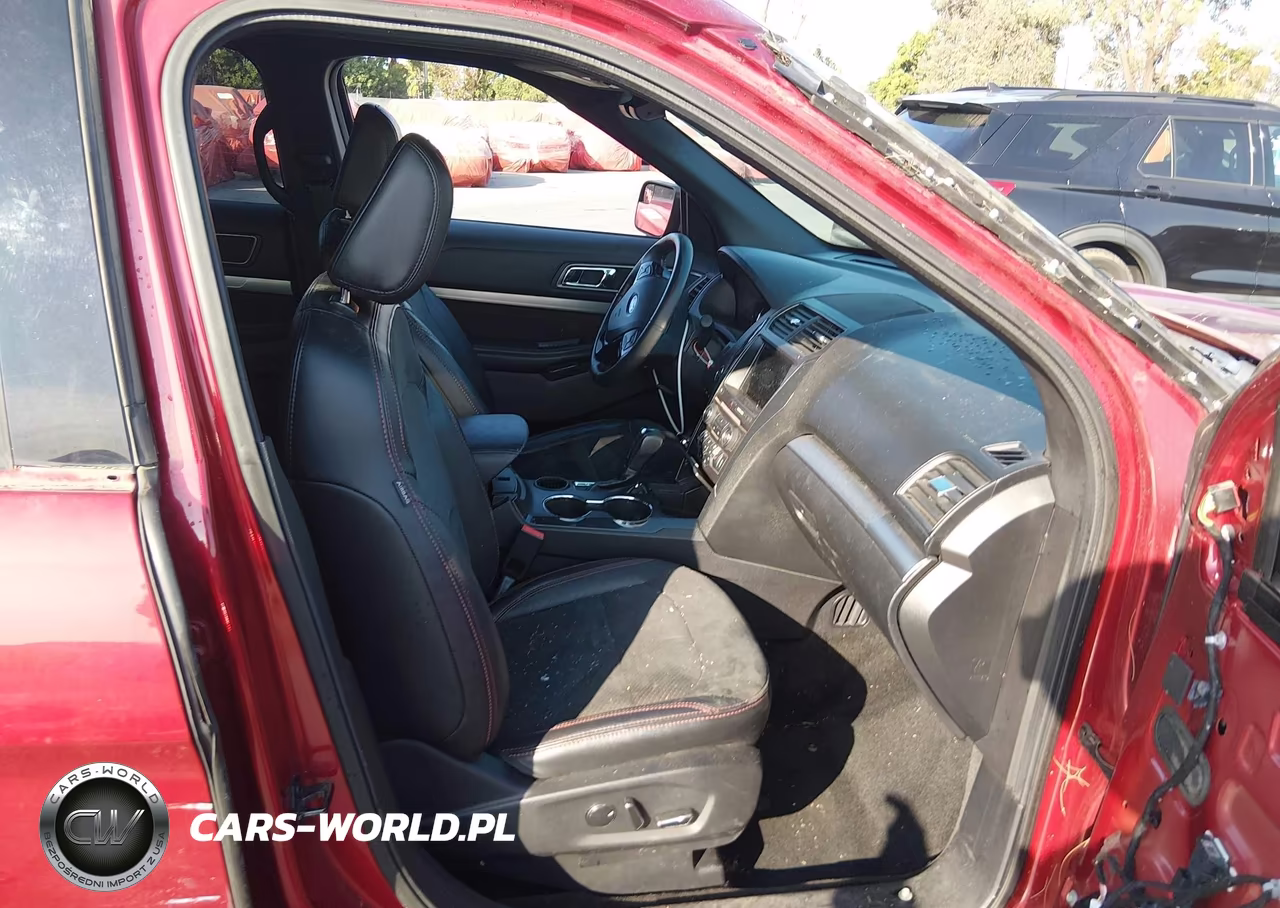 2018 Ford Explorer Xlt VIN:1FM5K7D82JGA25687 - 5