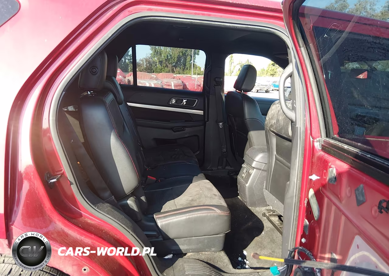 2018 Ford Explorer Xlt VIN:1FM5K7D82JGA25687 - 8