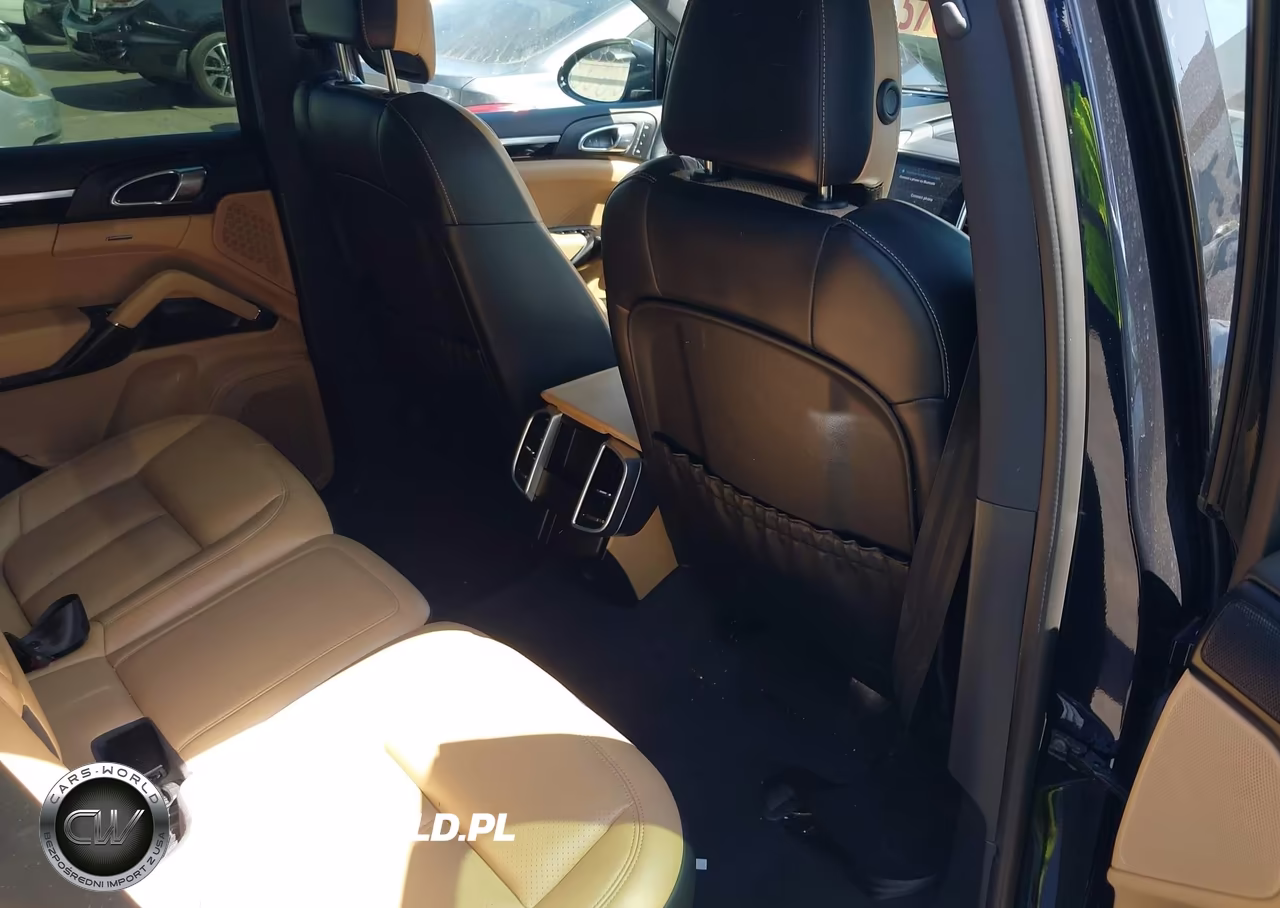 2017 Porsche Cayenne Platinum Edition VIN:WP1AA2A26HKA91772 - 8