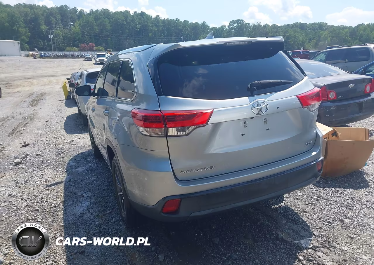 2017 Toyota Highlander Xle VIN:5TDKZRFH9HS521355 - 3