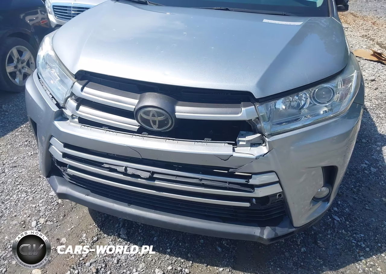 2017 Toyota Highlander Xle VIN:5TDKZRFH9HS521355 - 6