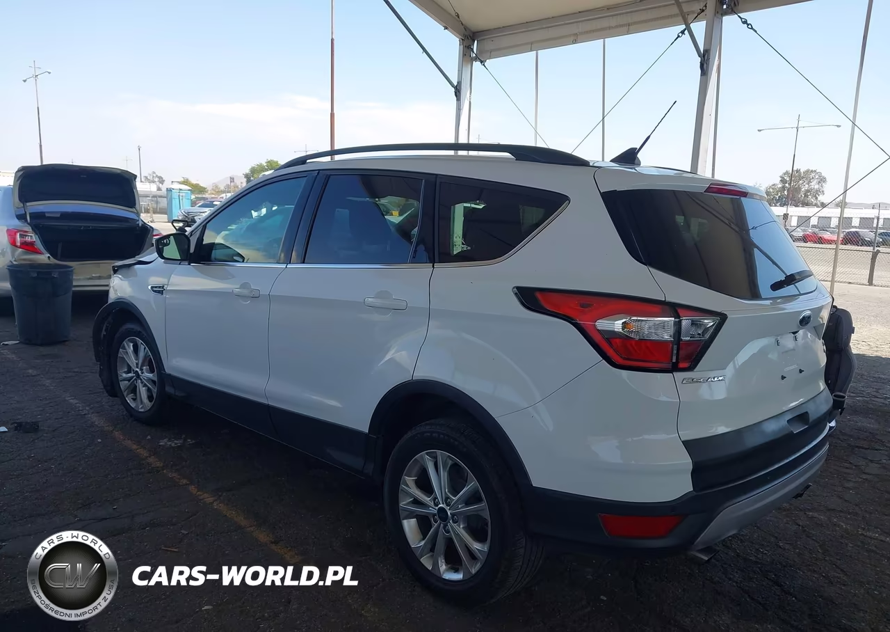 2018 Ford Escape Se VIN:1FMCU0GD6JUA05249 - 3