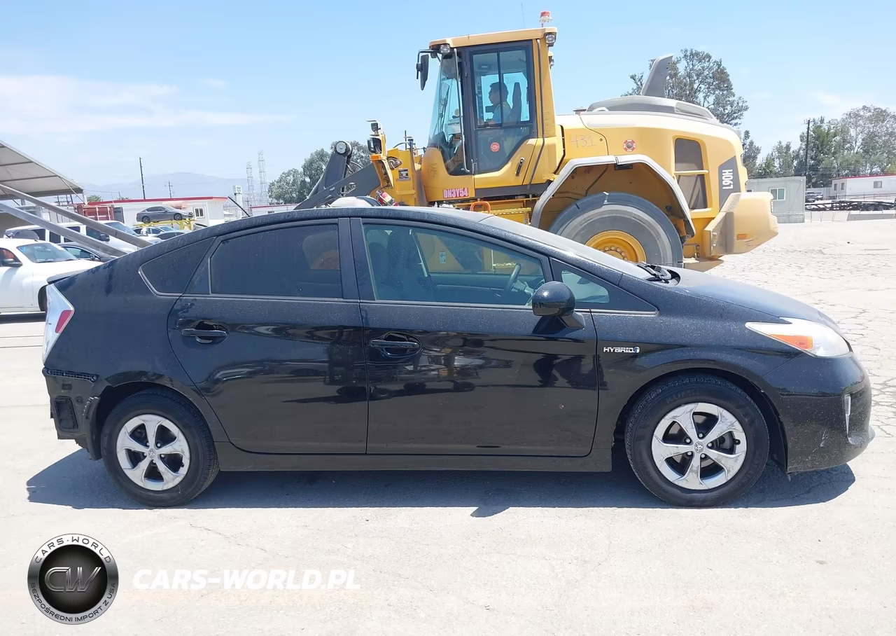 2014 Toyota Prius Three VIN:JTDKN3DU0E1749956 - 14