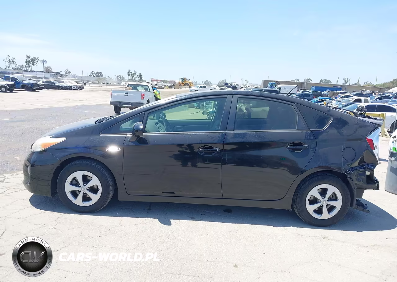 2014 Toyota Prius Three VIN:JTDKN3DU0E1749956 - 15