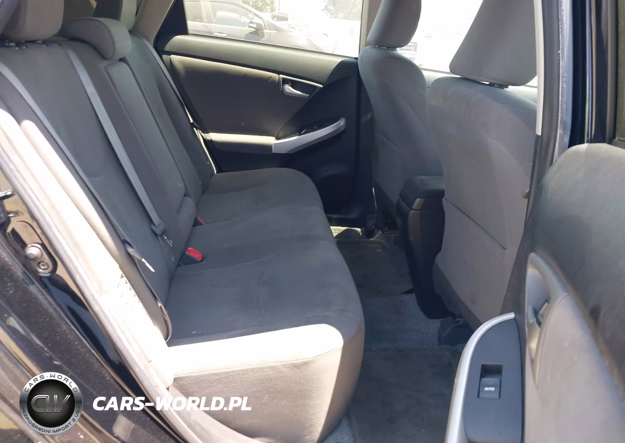 2014 Toyota Prius Three VIN:JTDKN3DU0E1749956 - 8