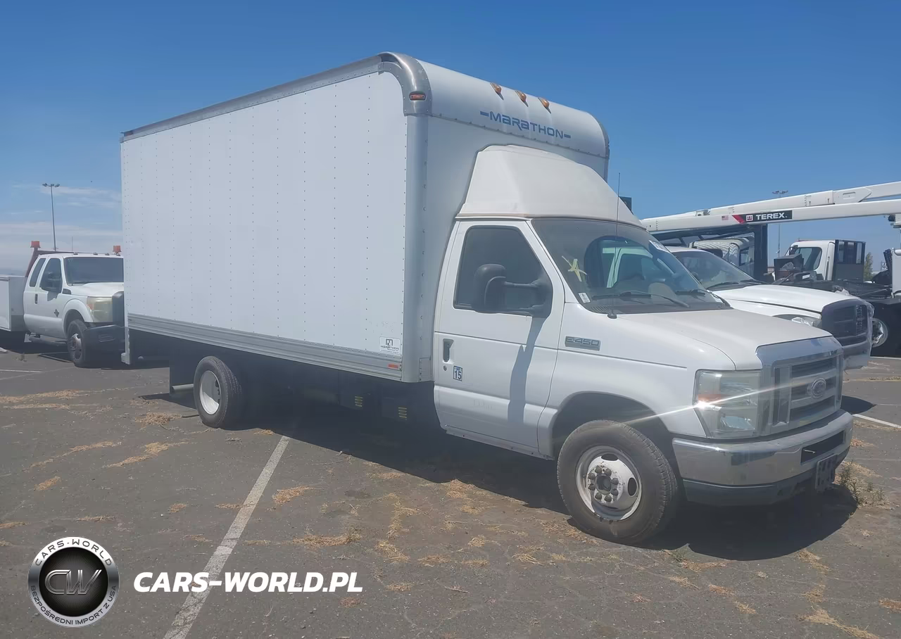2010 Ford Econoline E450 Super Duty Cutaway Van