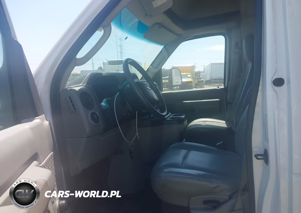 2010 Ford Econoline E450 Super Duty Cutaway Van VIN:1FDWE4FP4ADA01889 - 7