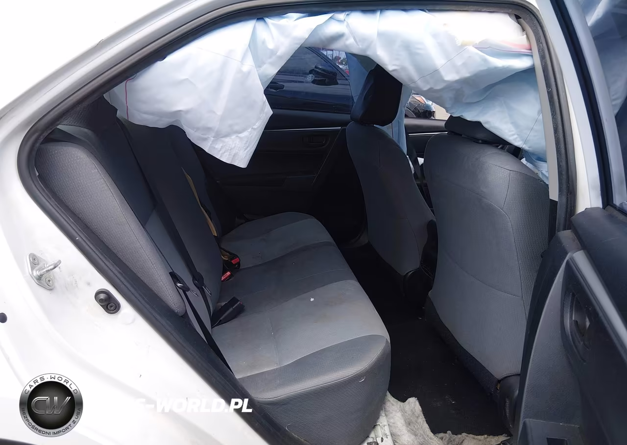 2015 Toyota Corolla L VIN:5YFBURHE5FP328904 - 8