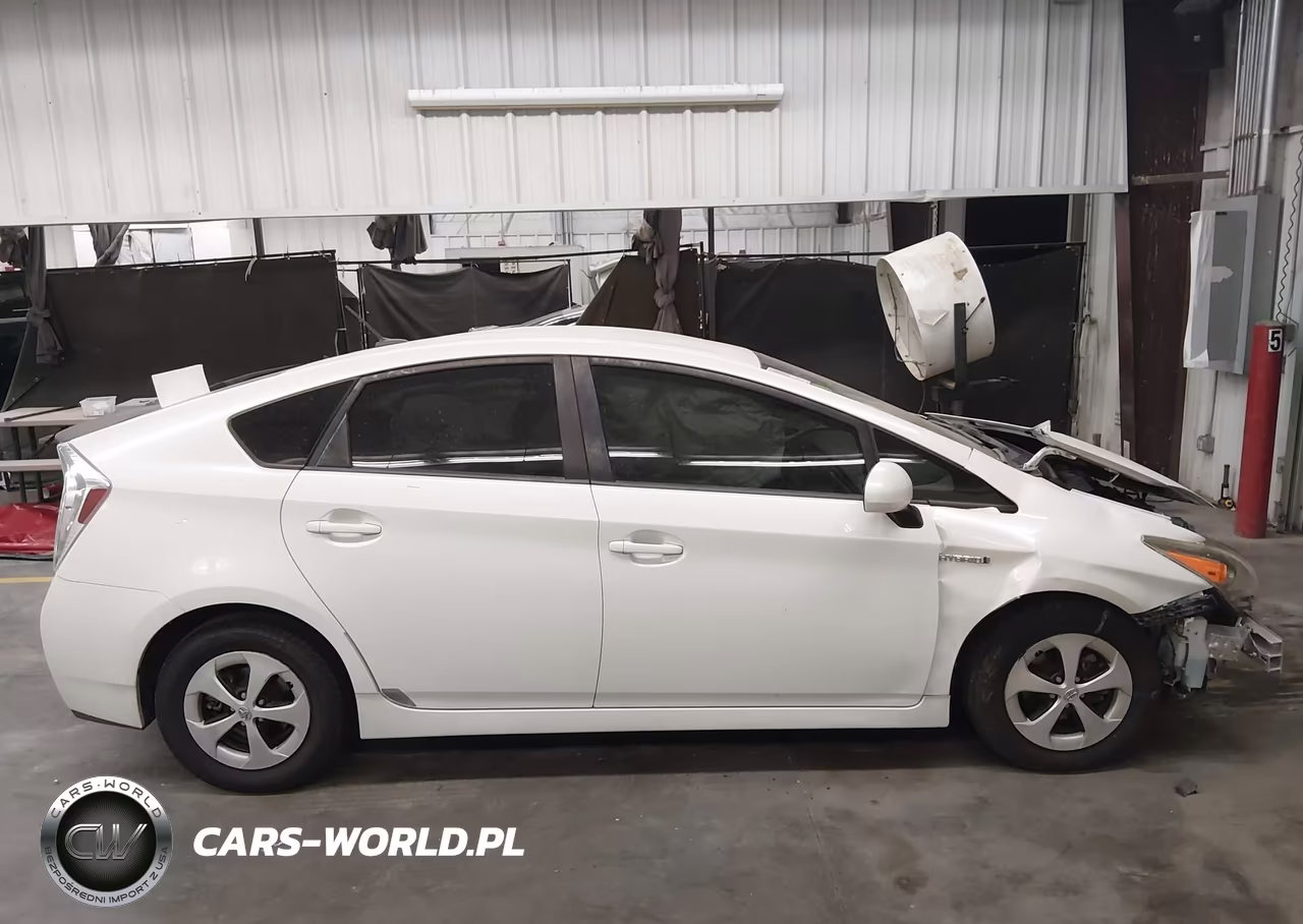 2013 Toyota Prius Four VIN:JTDKN3DU9D5563274 - 13