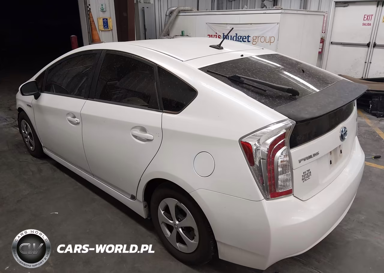 2013 Toyota Prius Four VIN:JTDKN3DU9D5563274 - 3