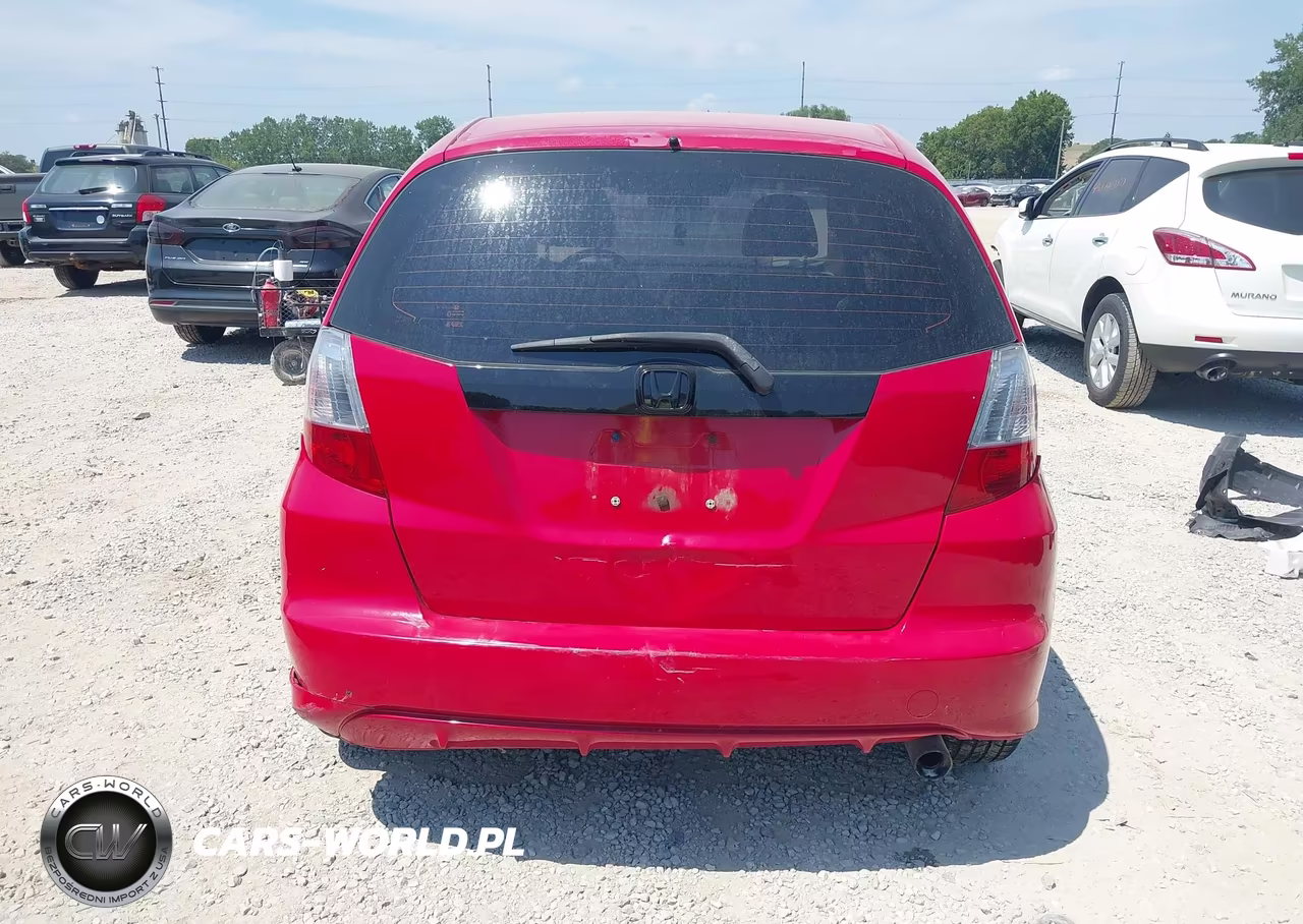 2013 Honda Fit Sport VIN:JHMGE8H51DC041447 - 16