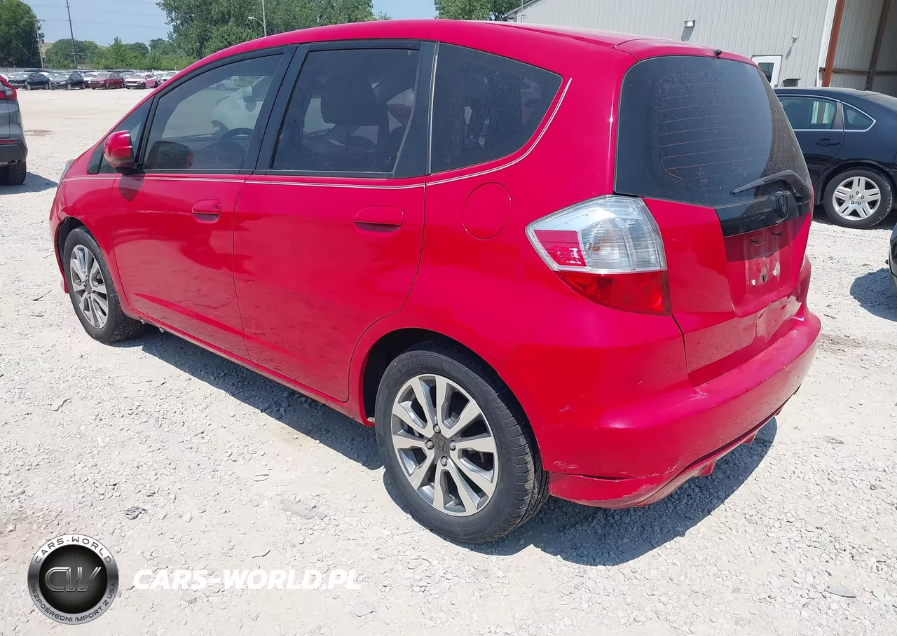 2013 Honda Fit Sport VIN:JHMGE8H51DC041447 - 3