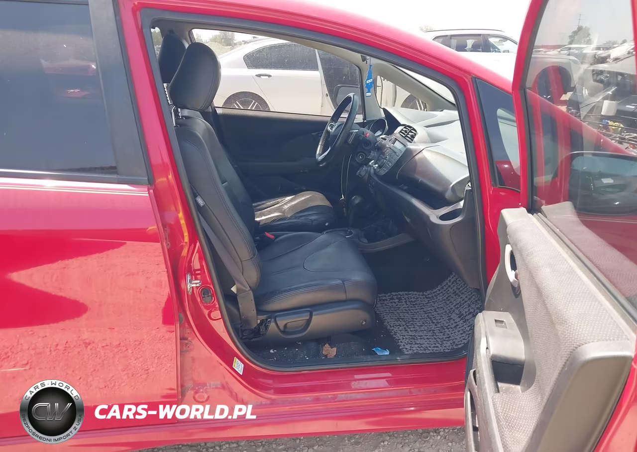 2013 Honda Fit Sport VIN:JHMGE8H51DC041447 - 5