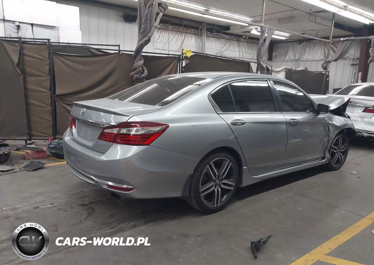 2017 Honda Accord Sport VIN:1HGCR2F5XHA145734 - 14