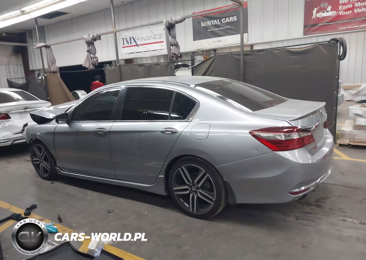 2017 Honda Accord Sport VIN:1HGCR2F5XHA145734 - 15