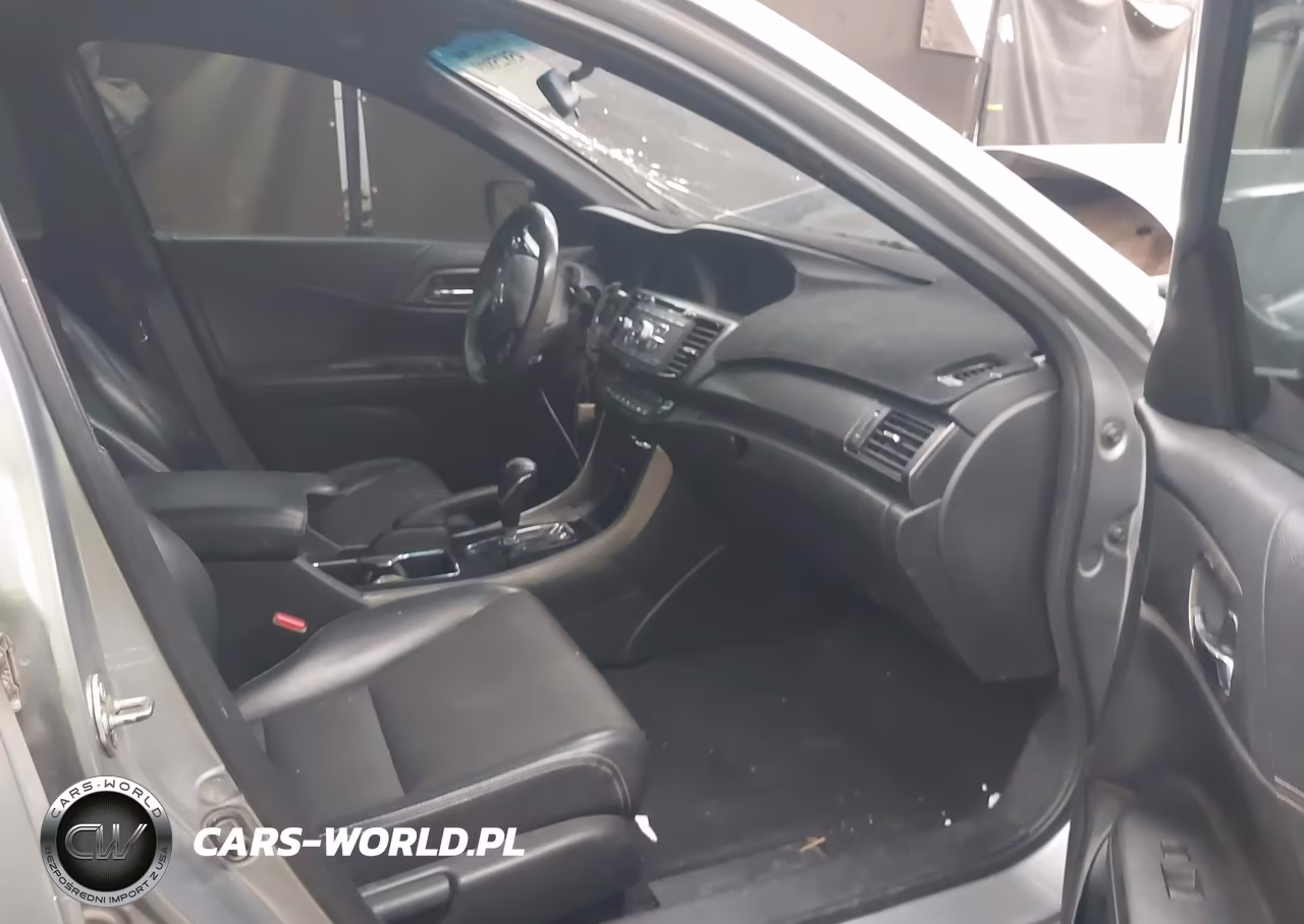 2017 Honda Accord Sport VIN:1HGCR2F5XHA145734 - 5