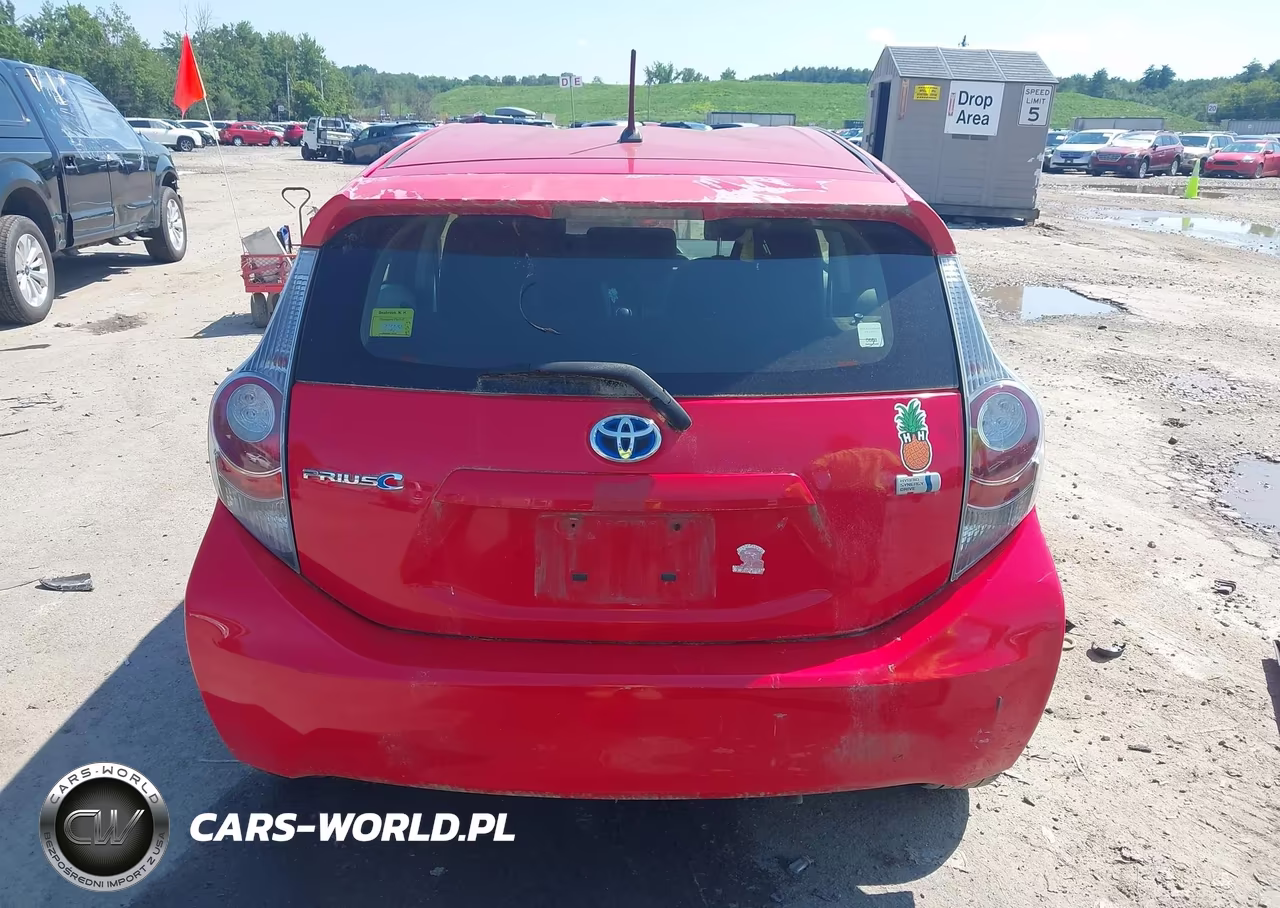 2014 Toyota Prius C Two VIN:JTDKDTB36E1568387 - 16