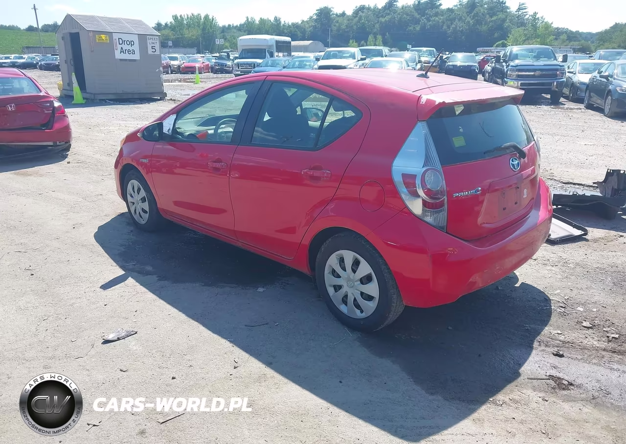 2014 Toyota Prius C Two VIN:JTDKDTB36E1568387 - 3