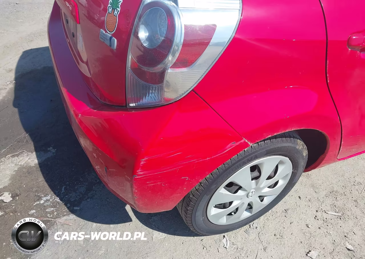 2014 Toyota Prius C Two VIN:JTDKDTB36E1568387 - 6