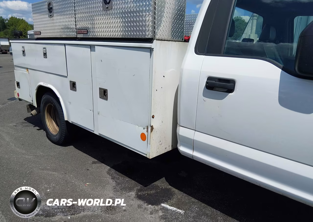 2019 Ford F-350 Chassis Xl VIN:1FDRF3G6XKEF58876 - 11