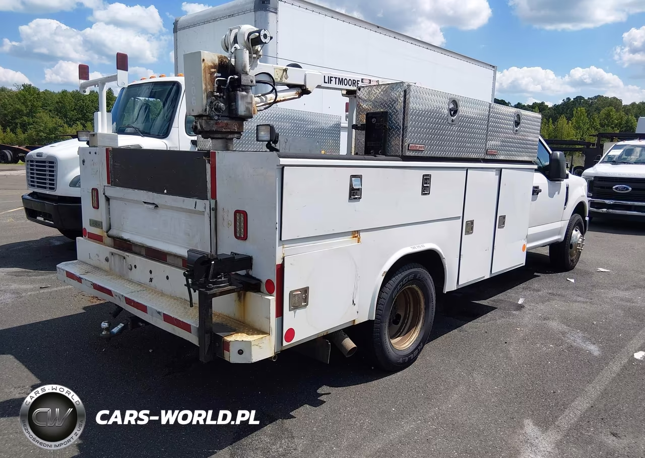 2019 Ford F-350 Chassis Xl VIN:1FDRF3G6XKEF58876 - 4