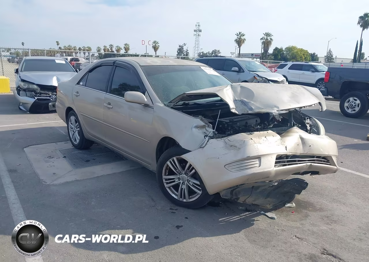 2005 Toyota Camry Le – zdjęcie 1 z 15
