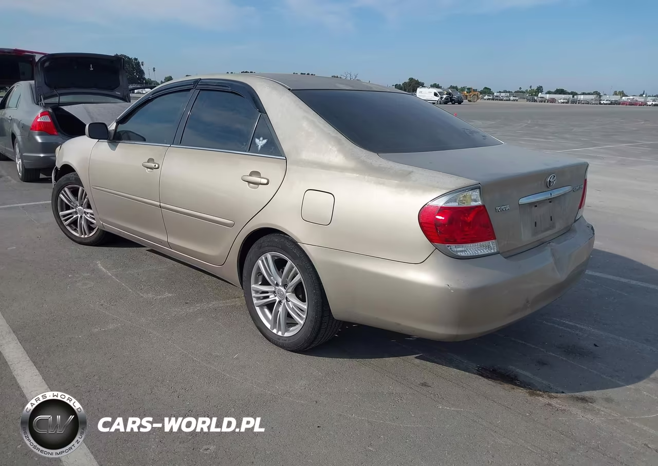 2005 Toyota Camry Le VIN:4T1BE32K95U508618 - 3