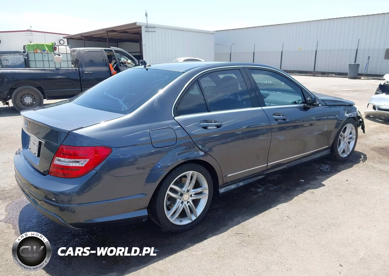 2013 Mercedes-Benz C 250 Sport VIN:WDDGF4HB1DR268265 - 4